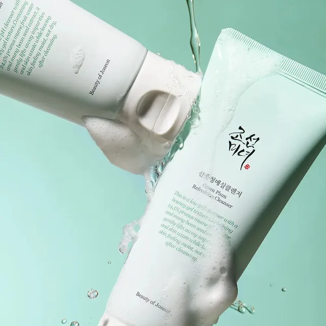 Green Plum Refreshing Cleanser 100ml 4
