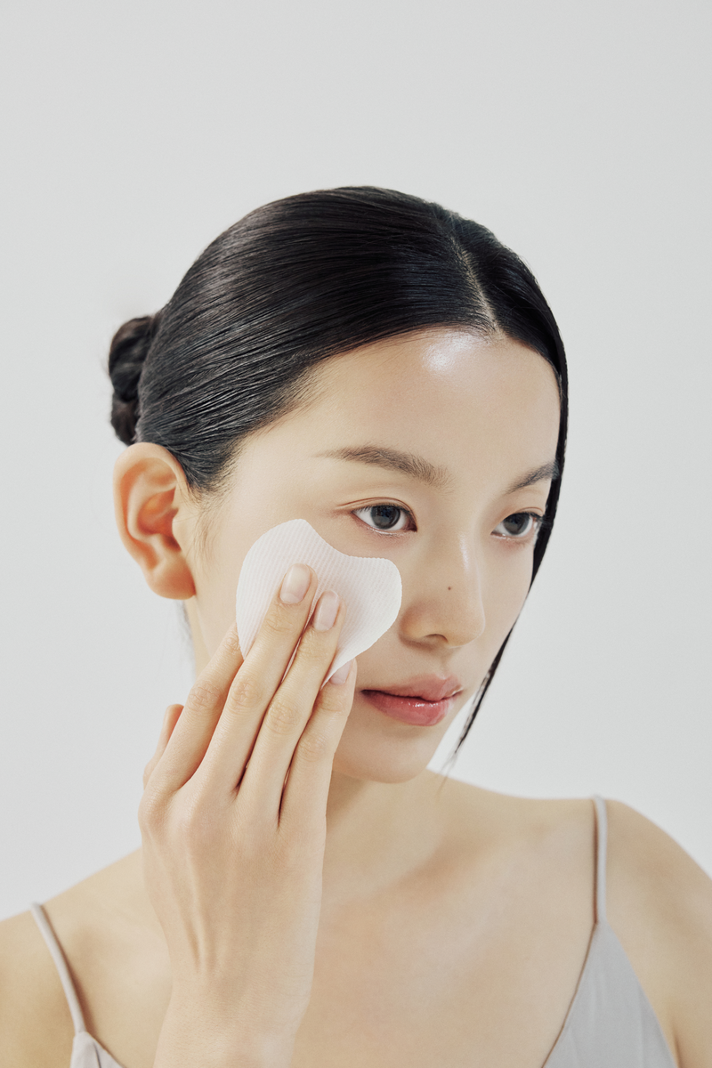 Madagascar Centella Tone Brightening Dark Spot Ampoule Pad [60 pads] 8