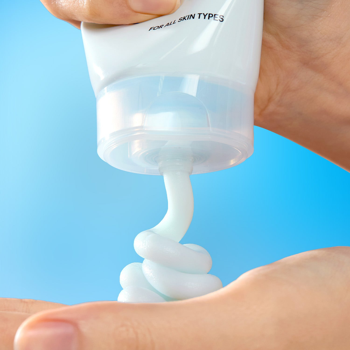 DIVE-IN Low Molecular Hyaluronic Acid Cleansing Foam 5