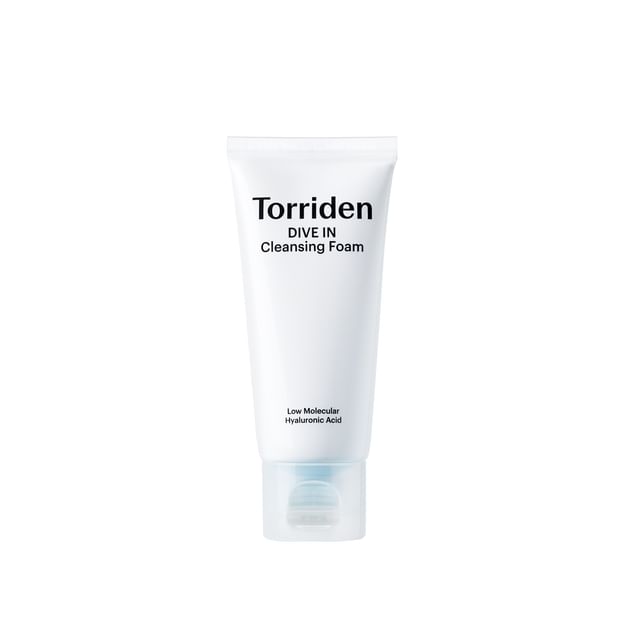 DIVE-IN Low Molecular Hyaluronic Acid Cleansing Foam 2