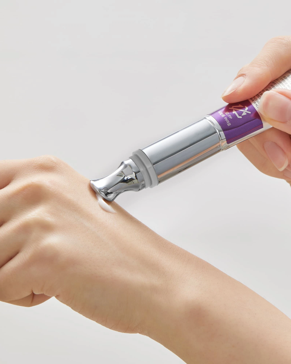 Reedle Shot Lifting Eye Cream 4